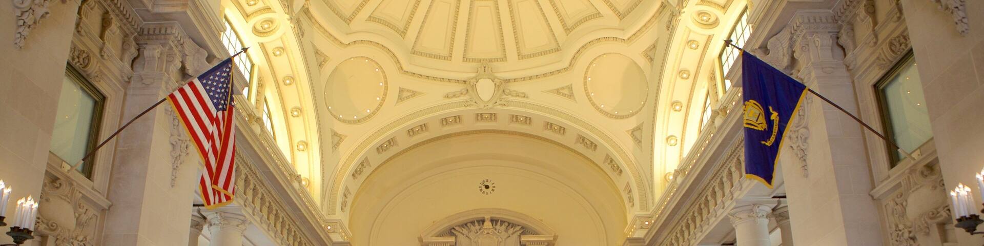 U.S. Naval Academy qui includes patrimoine architectural, vues intérieures et articles militaires