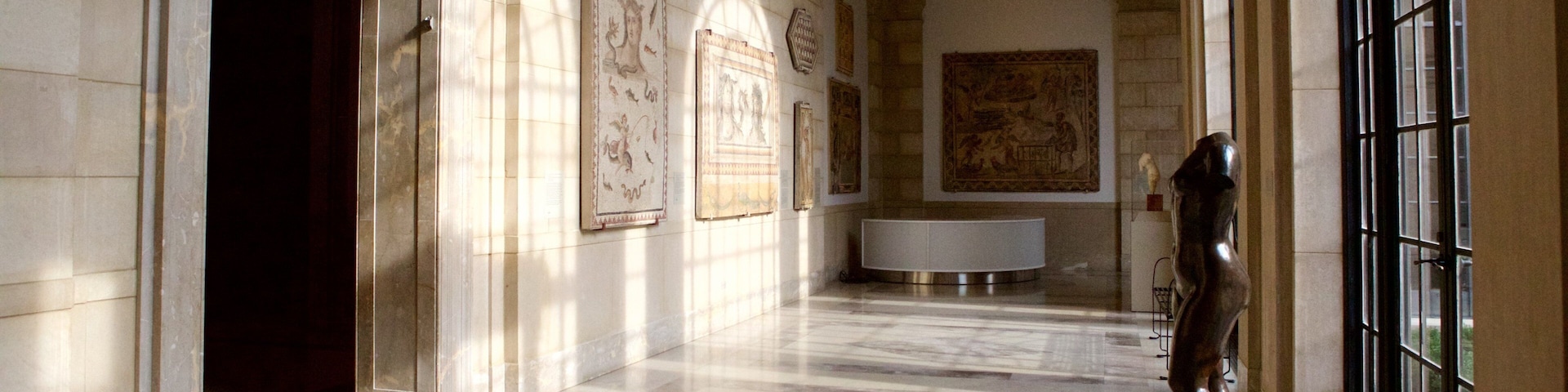 Baltimore Museum of Art caracterizando vistas internas e arte