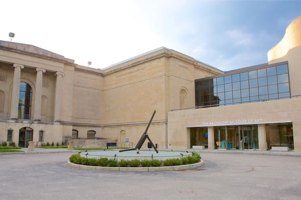 Le musée d’art de Baltimore, avec son architecture classique et son extension moderne en verre.