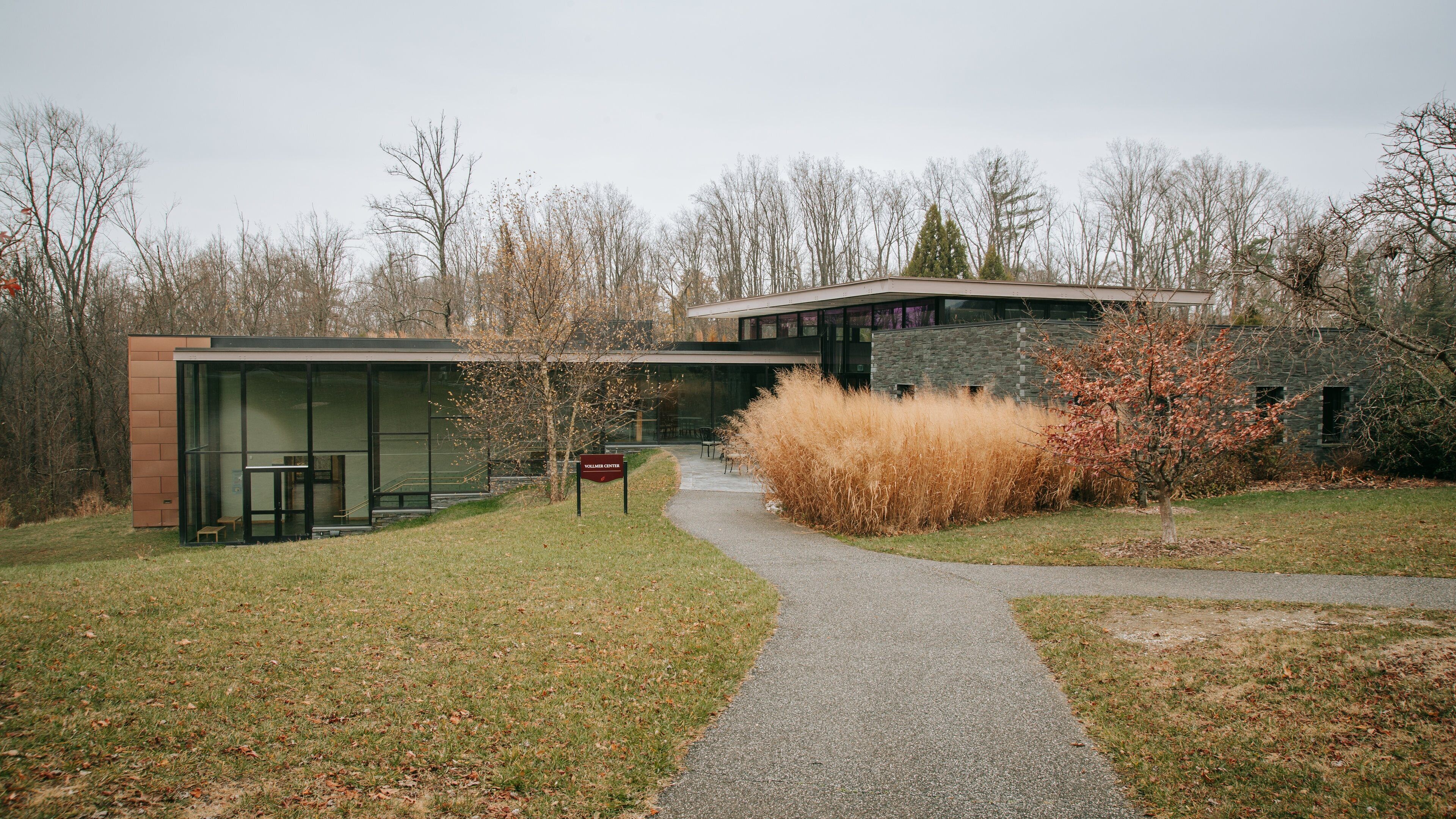 Cylburn Arboretum showing a garden