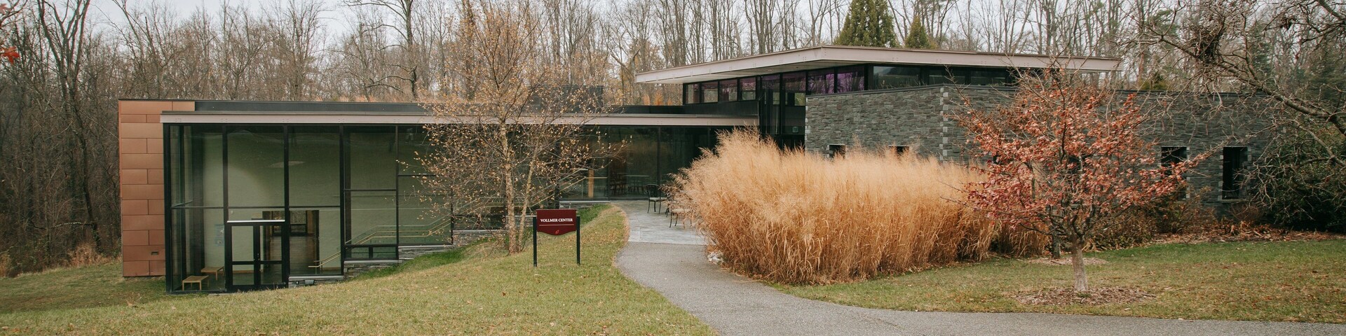 Cylburn Arboretum showing a garden