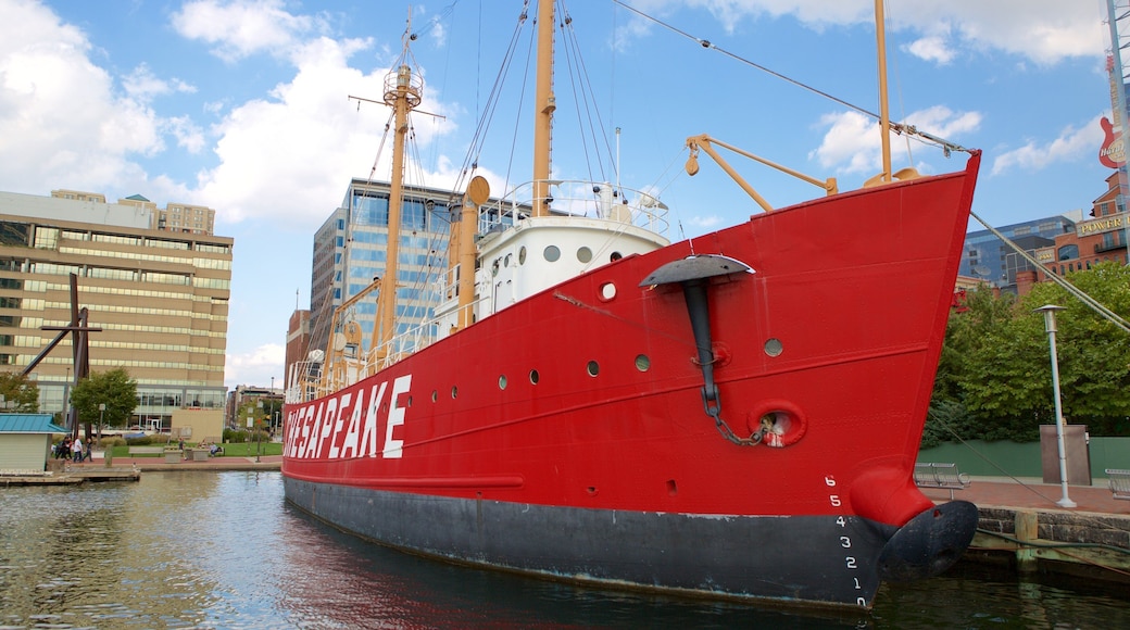 燈塔船 设有 城市 和 小港灣