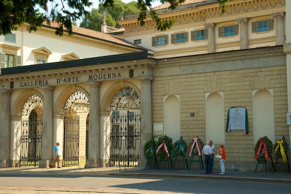 Pavillon d\'art contemporain ou PAC qui includes patrimoine historique