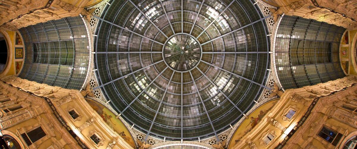 Galleria Vittorio Emanuele II showing interior views