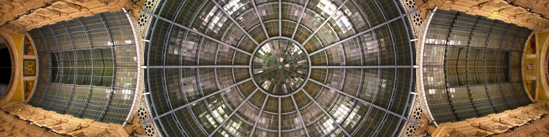 Galleria Vittorio Emanuele II showing interior views