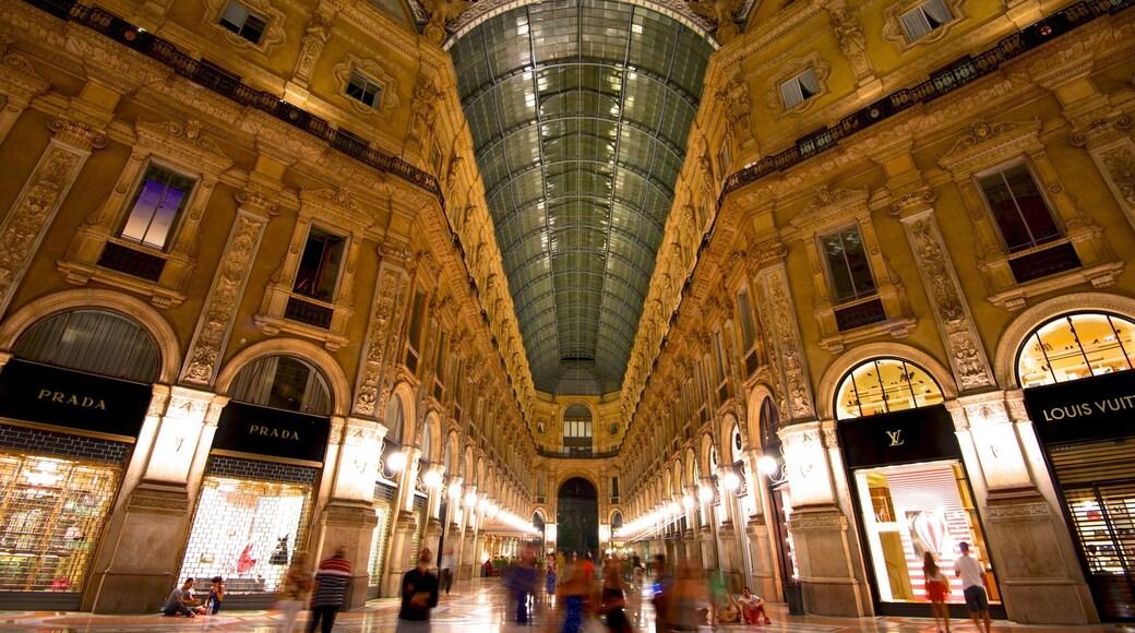 Galleria Vittorio Emanuele II which includes shopping, nightlife and heritage architecture