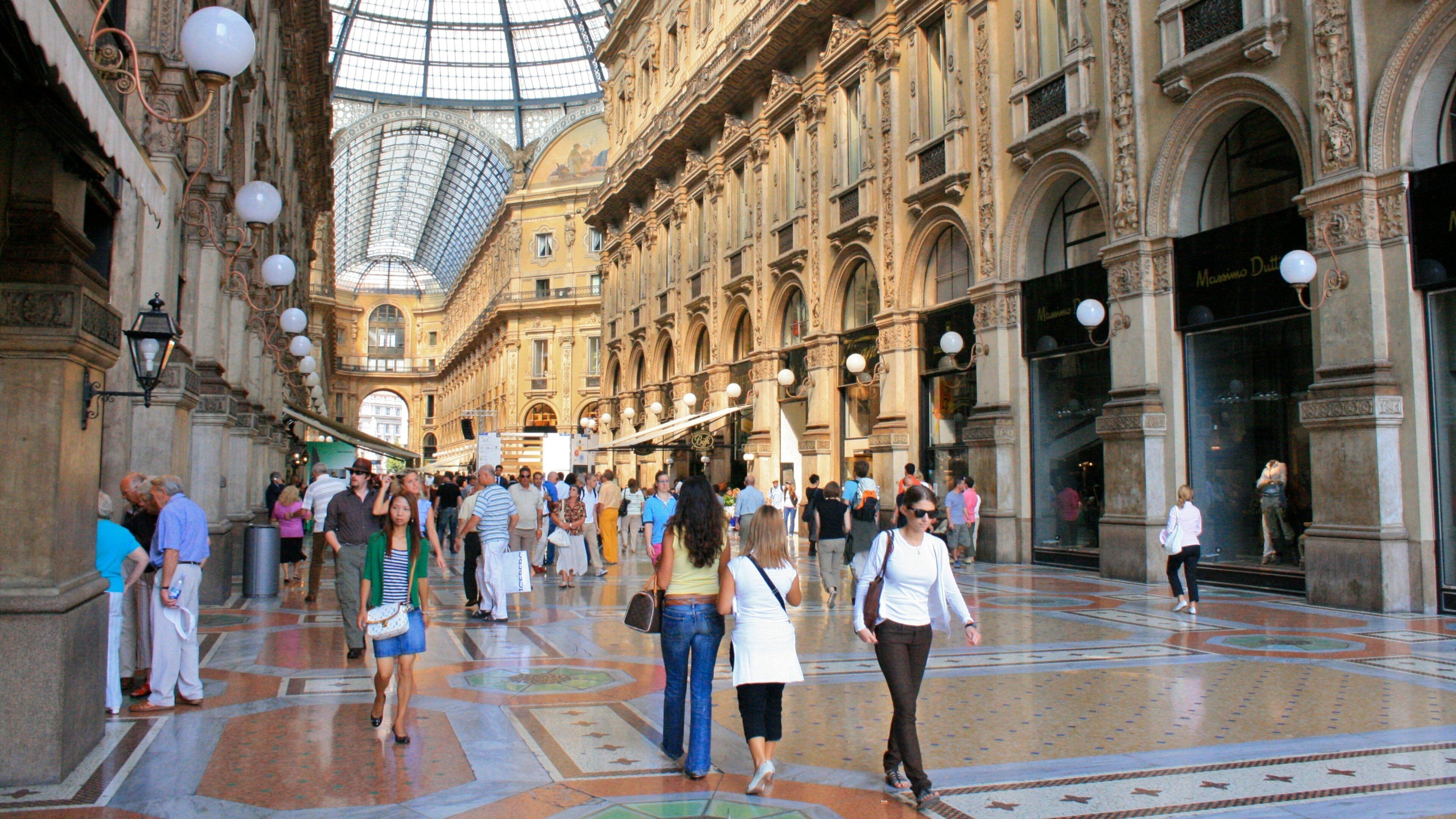 Galleria Vittorio Emanuele II inclusief historische architectuur, interieur en winkelen