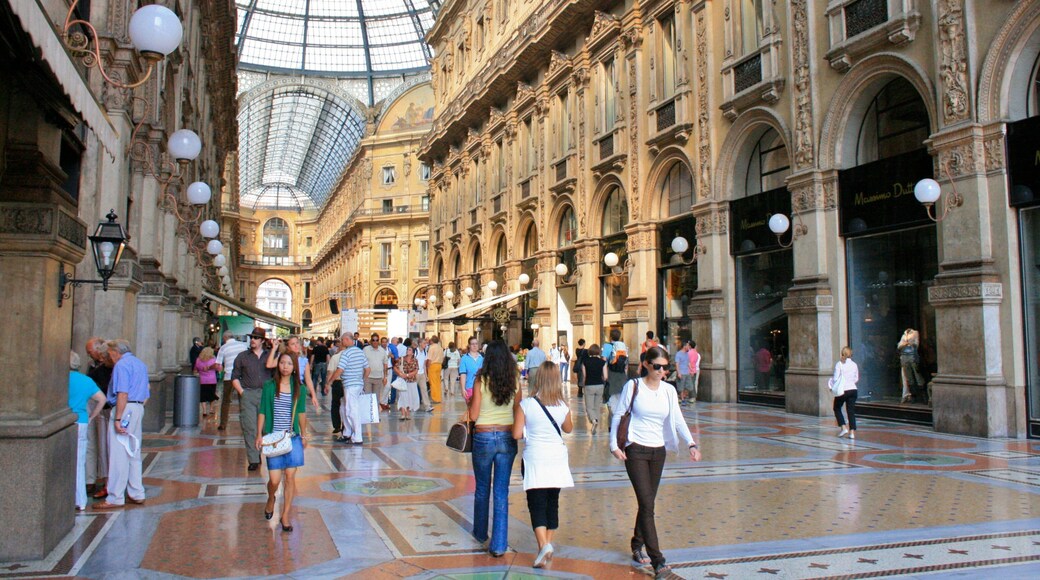 Galleria Vittorio Emanuele II inclusief historische architectuur, interieur en winkelen