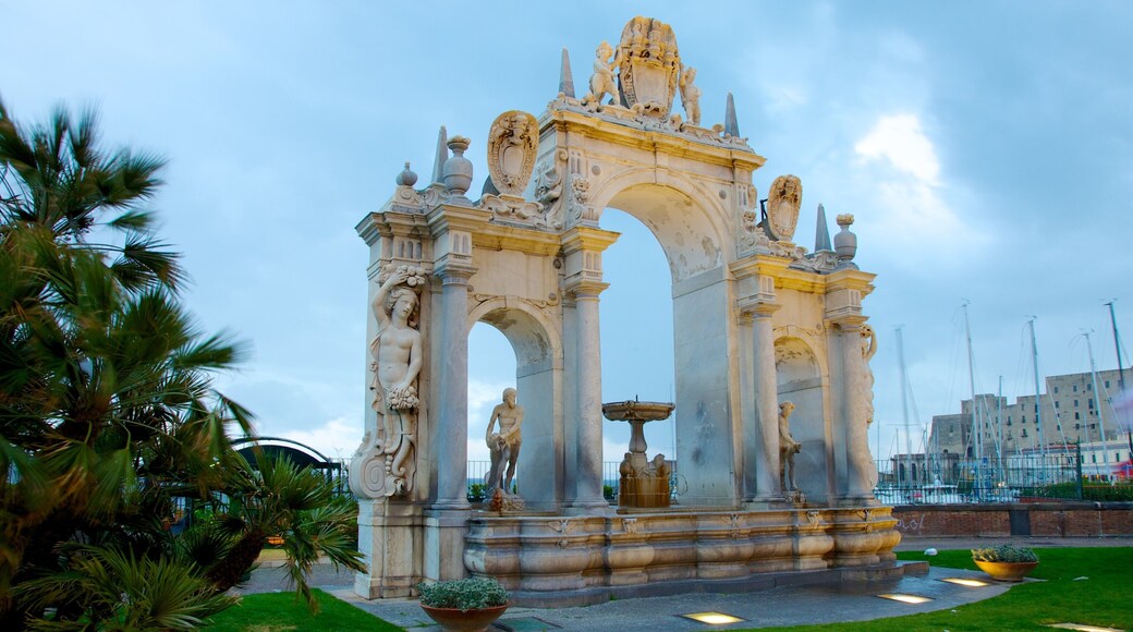 Castel dell\'Ovo featuring heritage elements and a monument