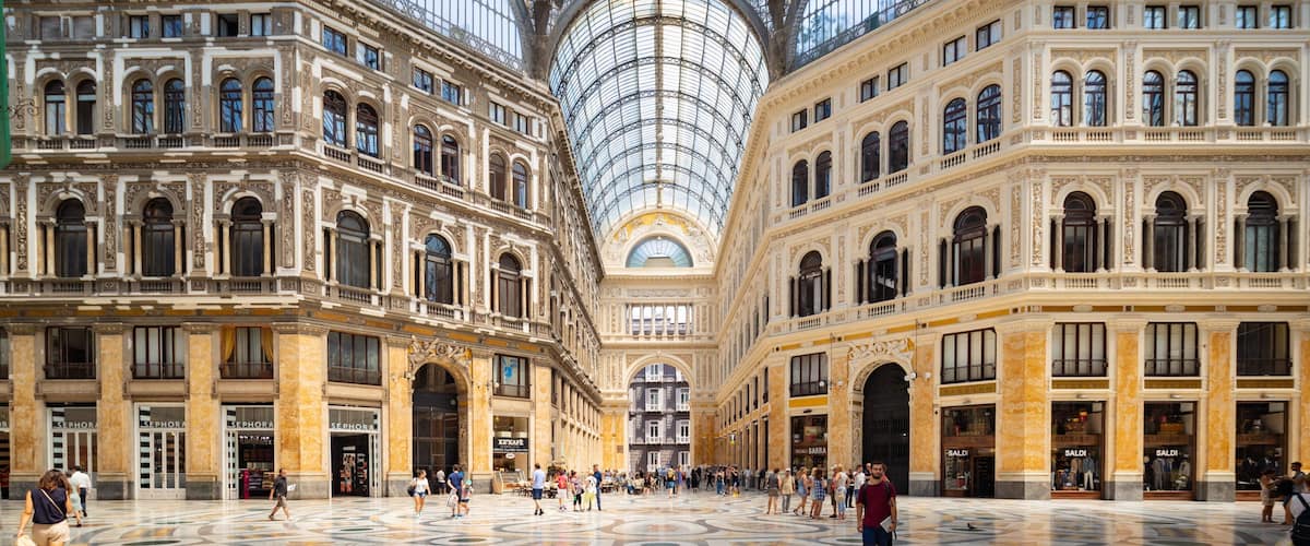 Galleria Umberto I showing a square or plaza, heritage elements and interior views