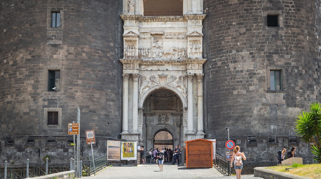 Castel Nuovo showing heritage elements