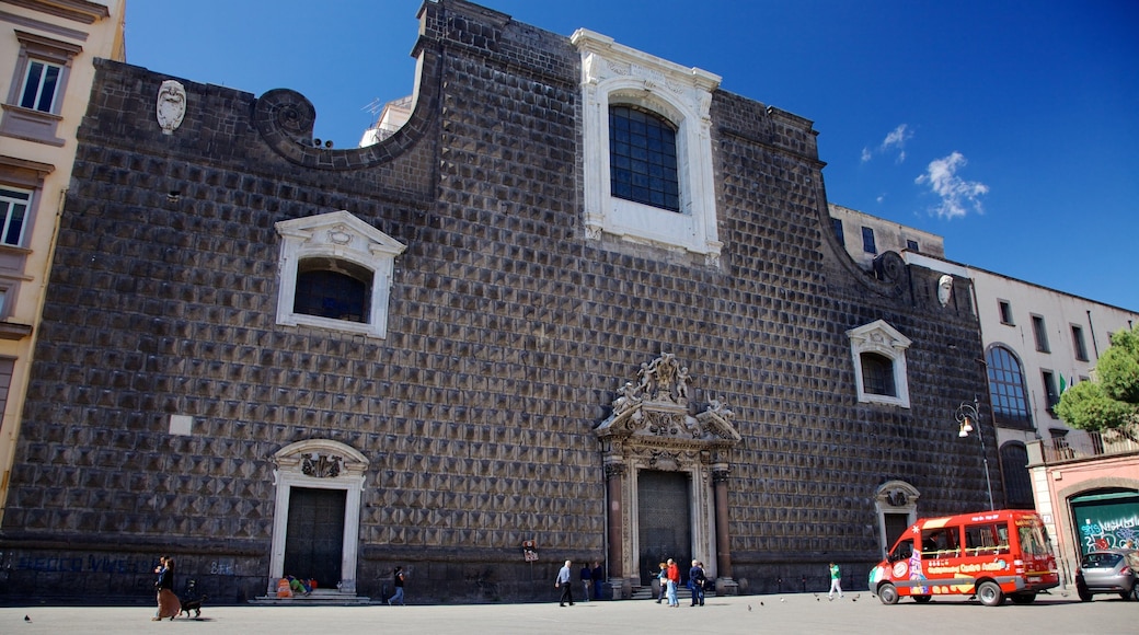 穆尼西皮奧廣場 呈现出 街道景色