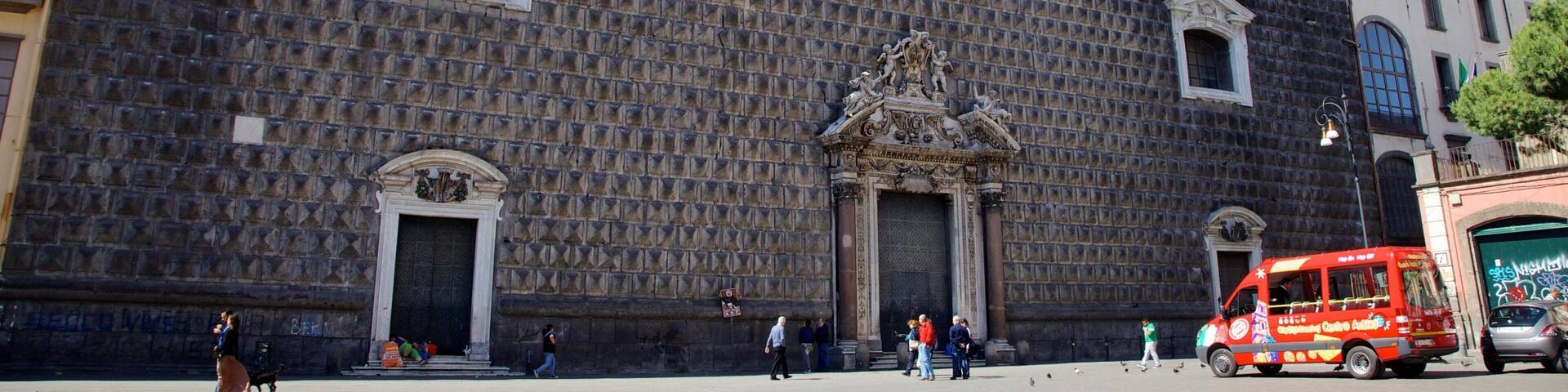 Piazza del Municipio showing street scenes