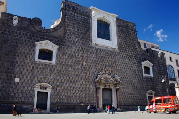 Piazza del Municipio showing street scenes