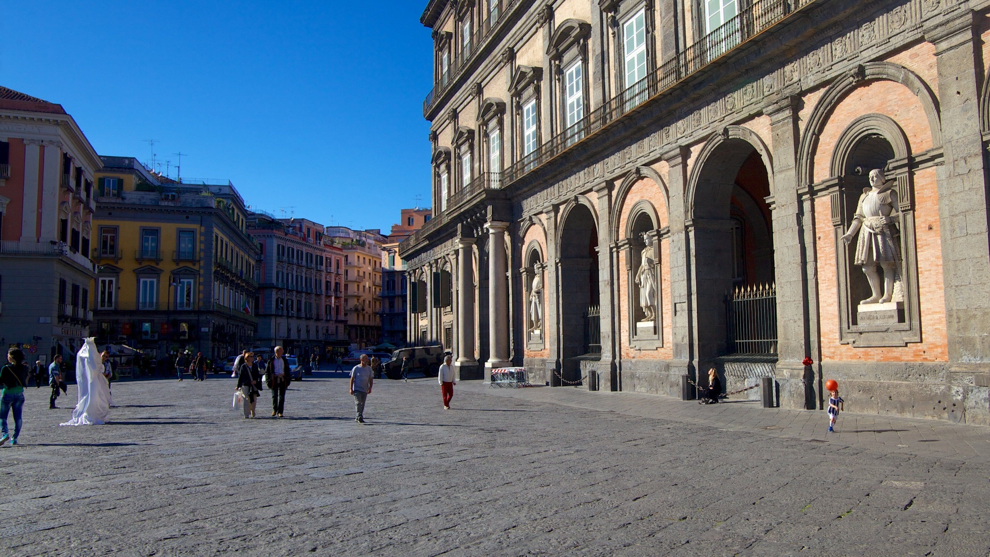 Palazzo Reale som viser kulturarv, gatescener og palass