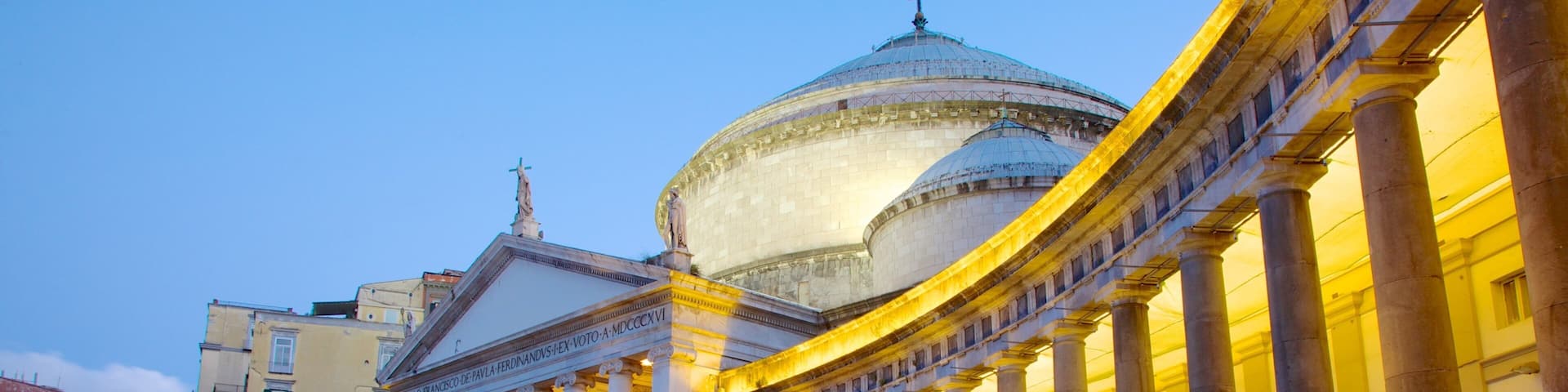 San Francesco di Paola montrant square ou place, église ou cathédrale et scènes de nuit
