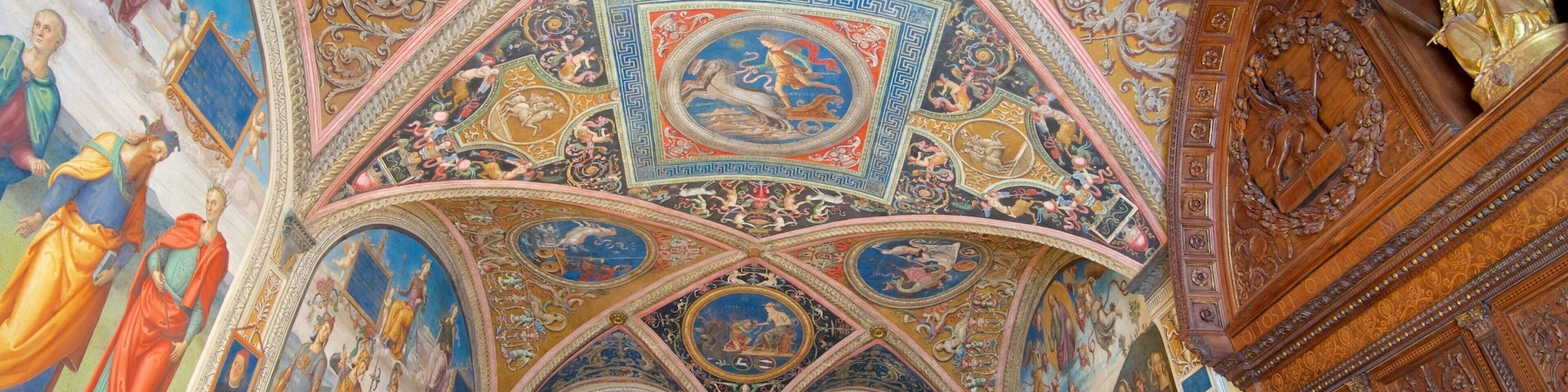 Perugia featuring interior views, art and religious aspects
