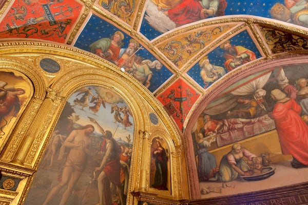 Perugia showing religious aspects, art and interior views
