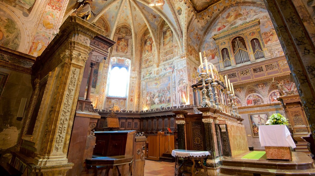 Basilica San Pietro mostrando una iglesia o catedral, vistas de interior y aspectos religiosos