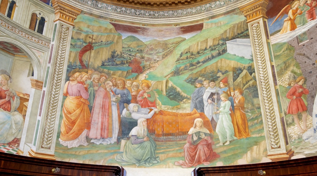 산 마리아 아순타 성당 을 보여주는 예술, 종교적 요소 과 실내 전경