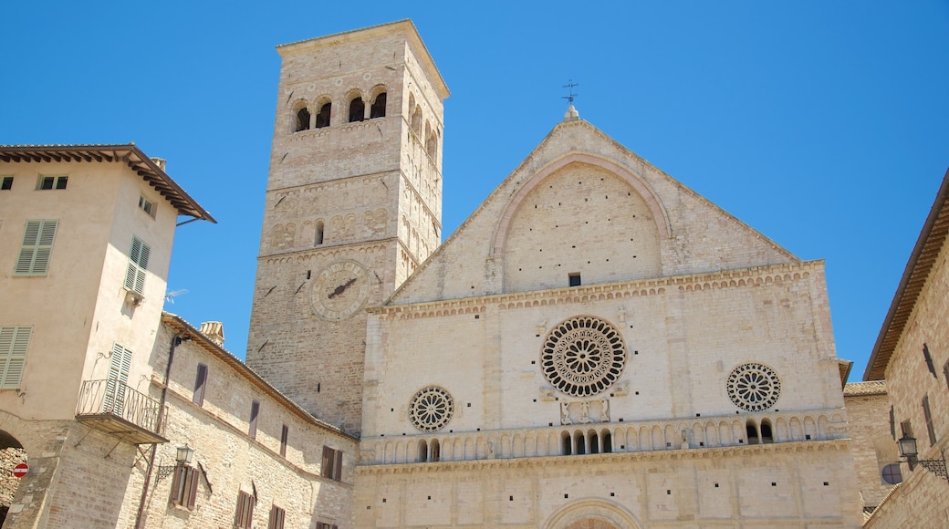 Cathedral of San Rufino featuring heritage architecture, a church or cathedral and religious elements