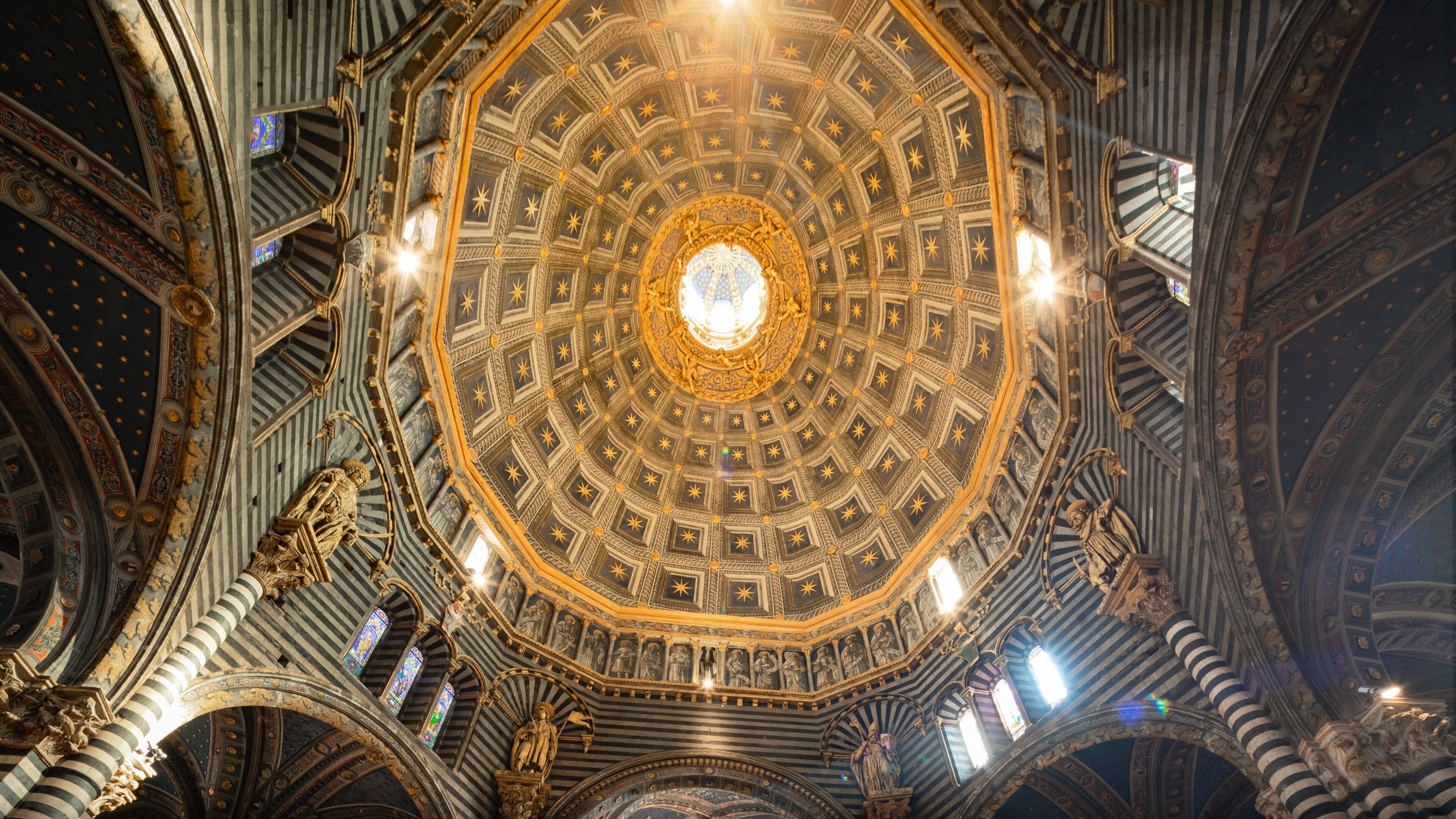 Siena Cathedral which includes heritage elements and interior views