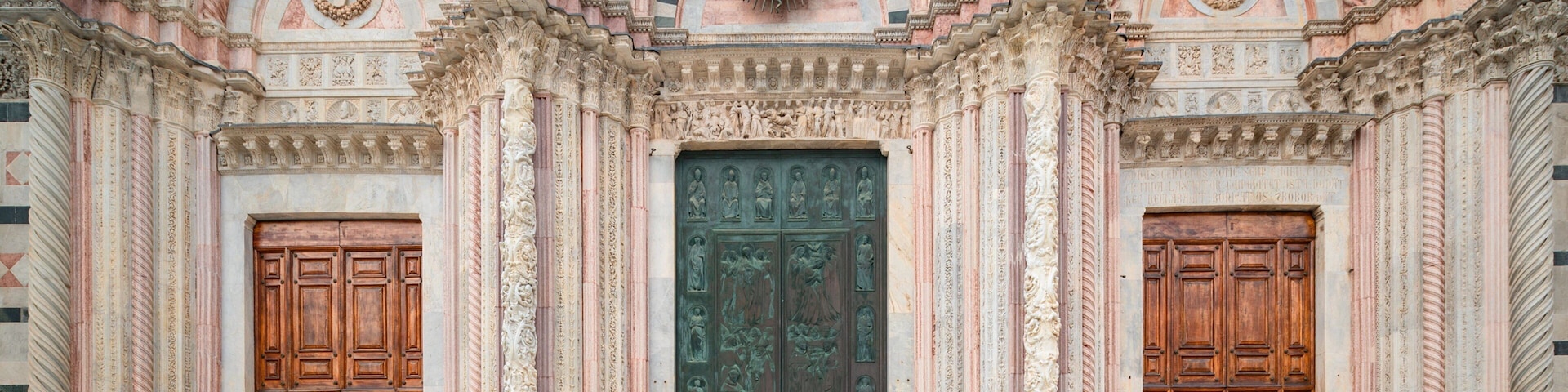 Siena Cathedral showing heritage elements