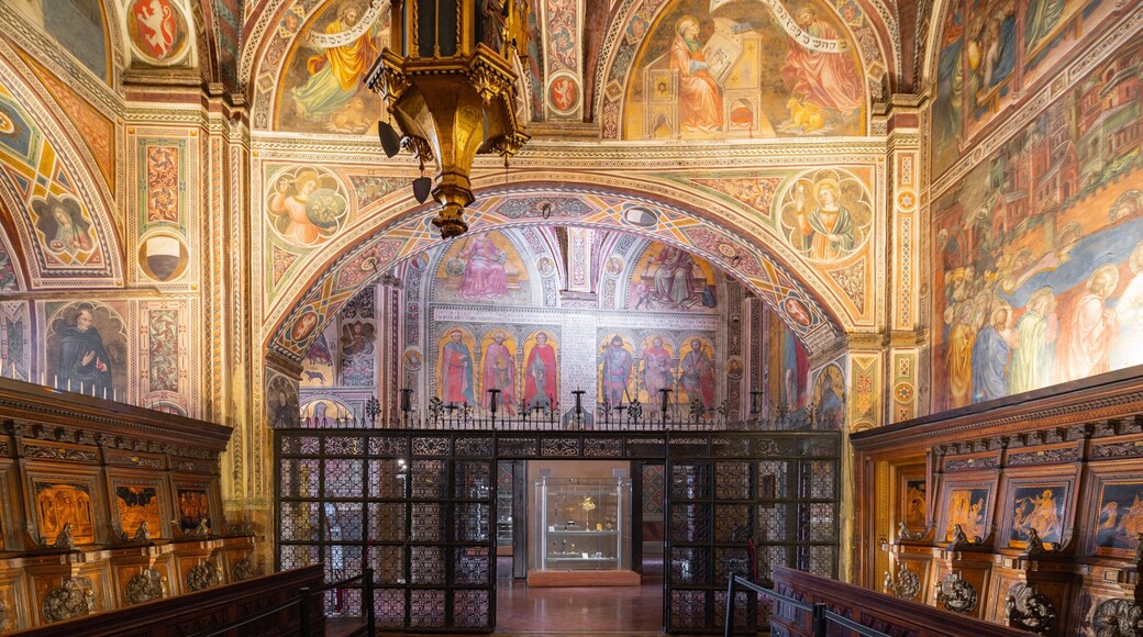 Civic Museum featuring art, heritage elements and religious aspects