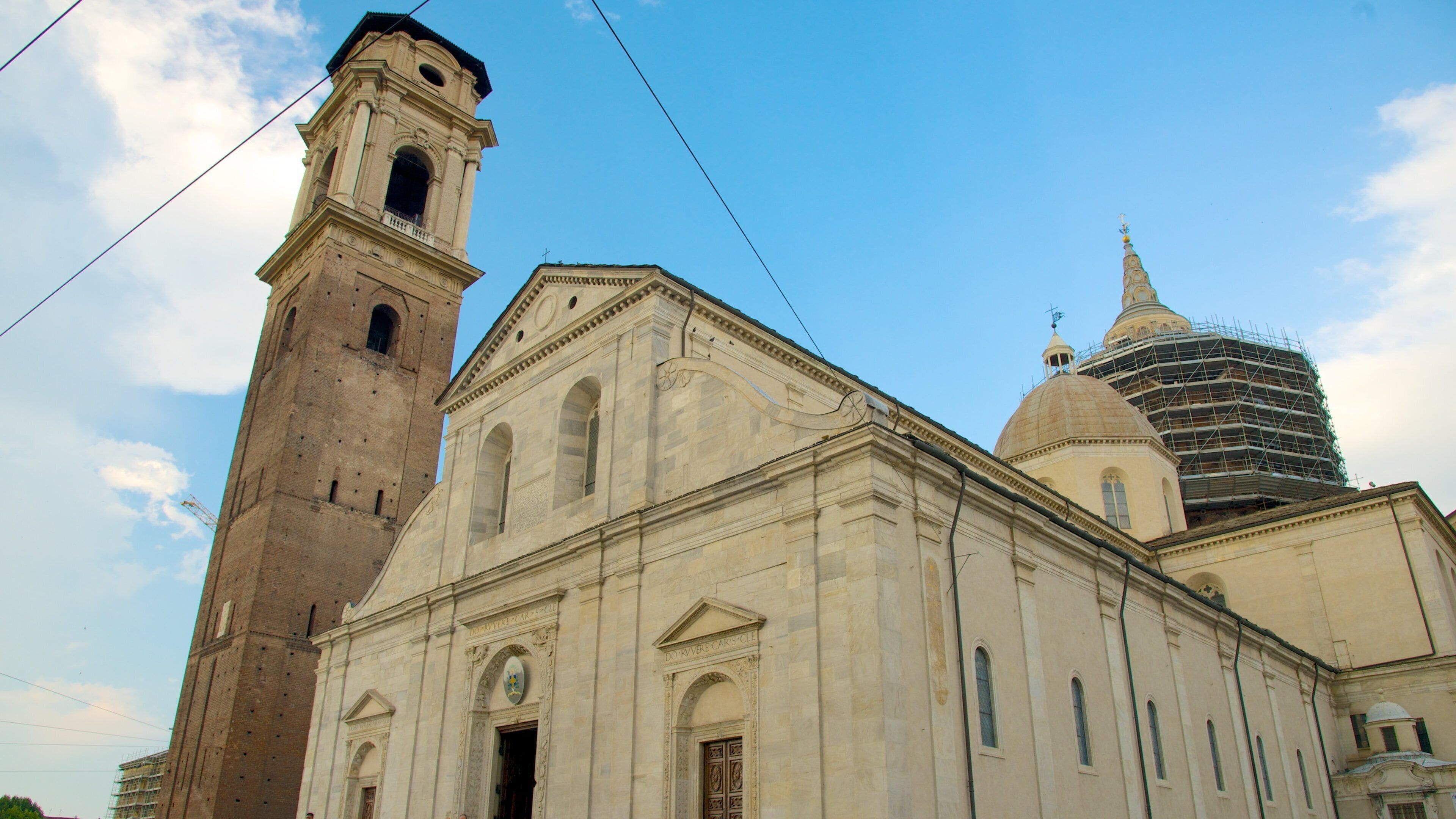 Turin Cathedral featuring religious aspects and a church or cathedral