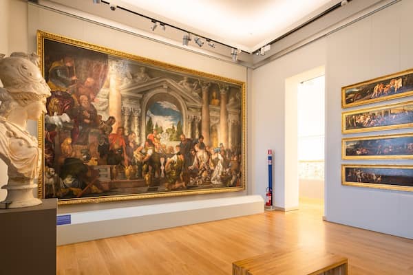 Galleria Sabauda featuring art and interior views