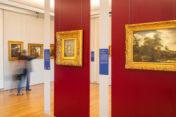 Galleria Sabauda showing art and interior views