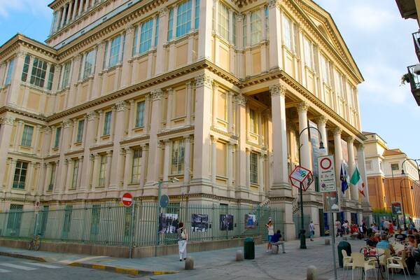 Mole Antonelliana which includes heritage architecture, a city and street scenes
