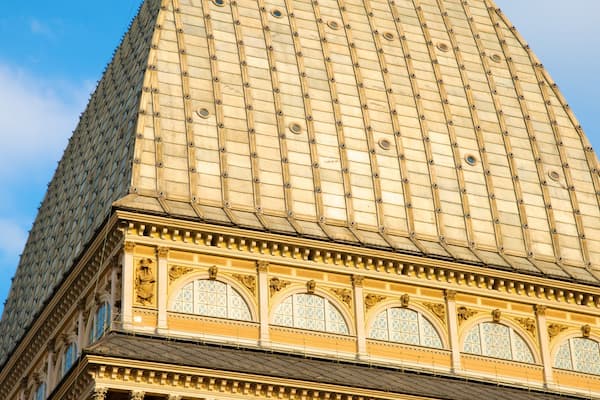 Mole Antonelliana showing heritage architecture