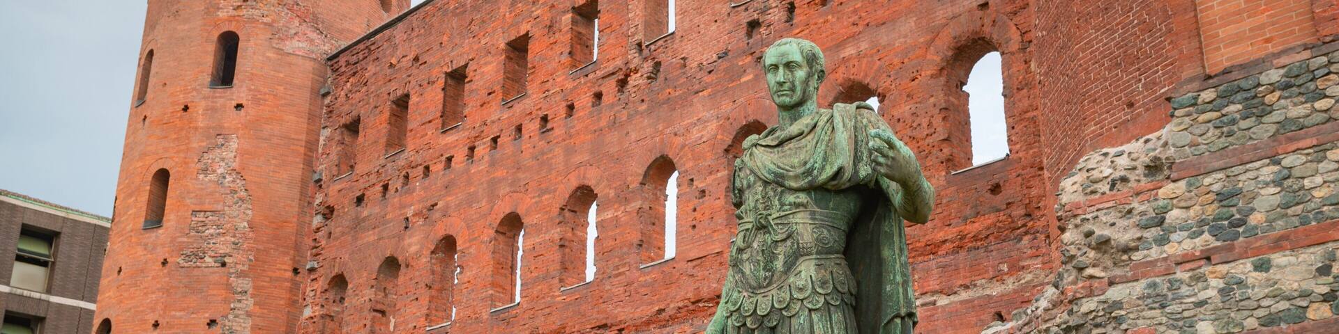 Palatine Towers showing a statue or sculpture, heritage elements and heritage architecture