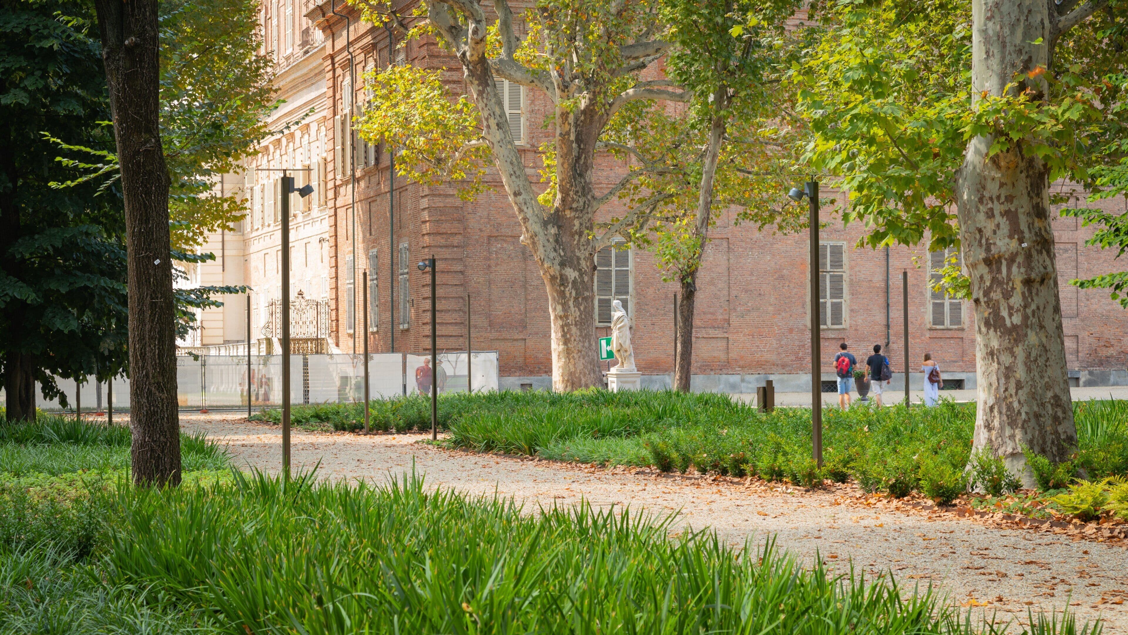 Royal Gardens which includes a park