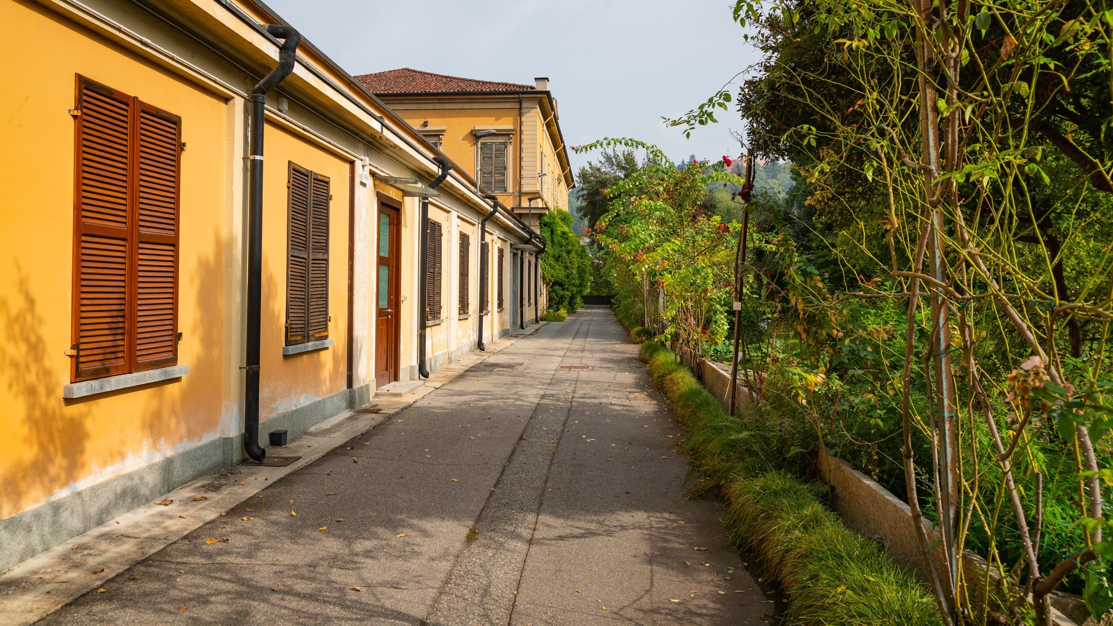 Valentino Park which includes a garden