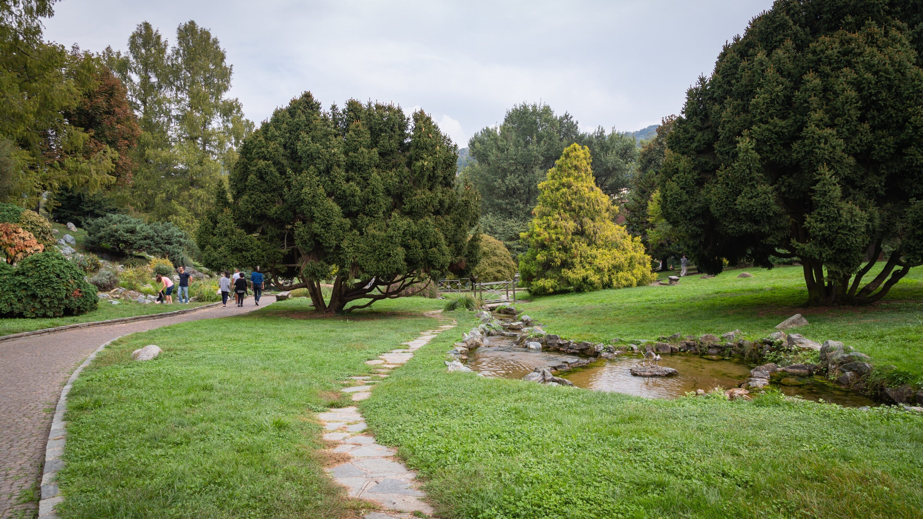Valentino Park featuring a park