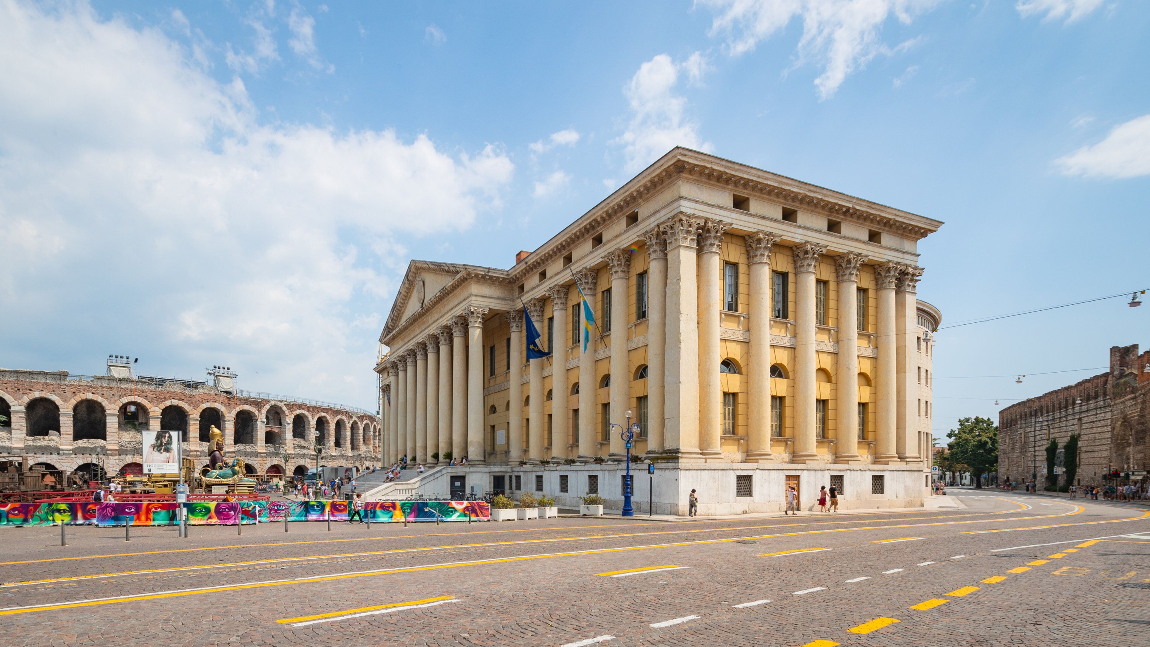 Verona City Hall featuring heritage architecture