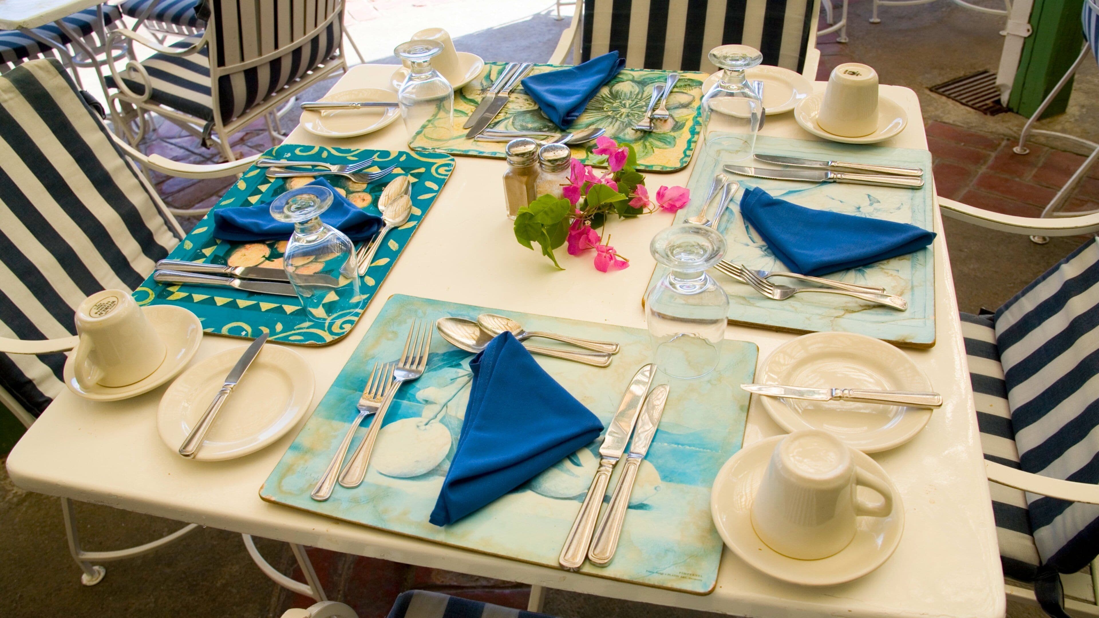 Turtle Beach which includes interior views