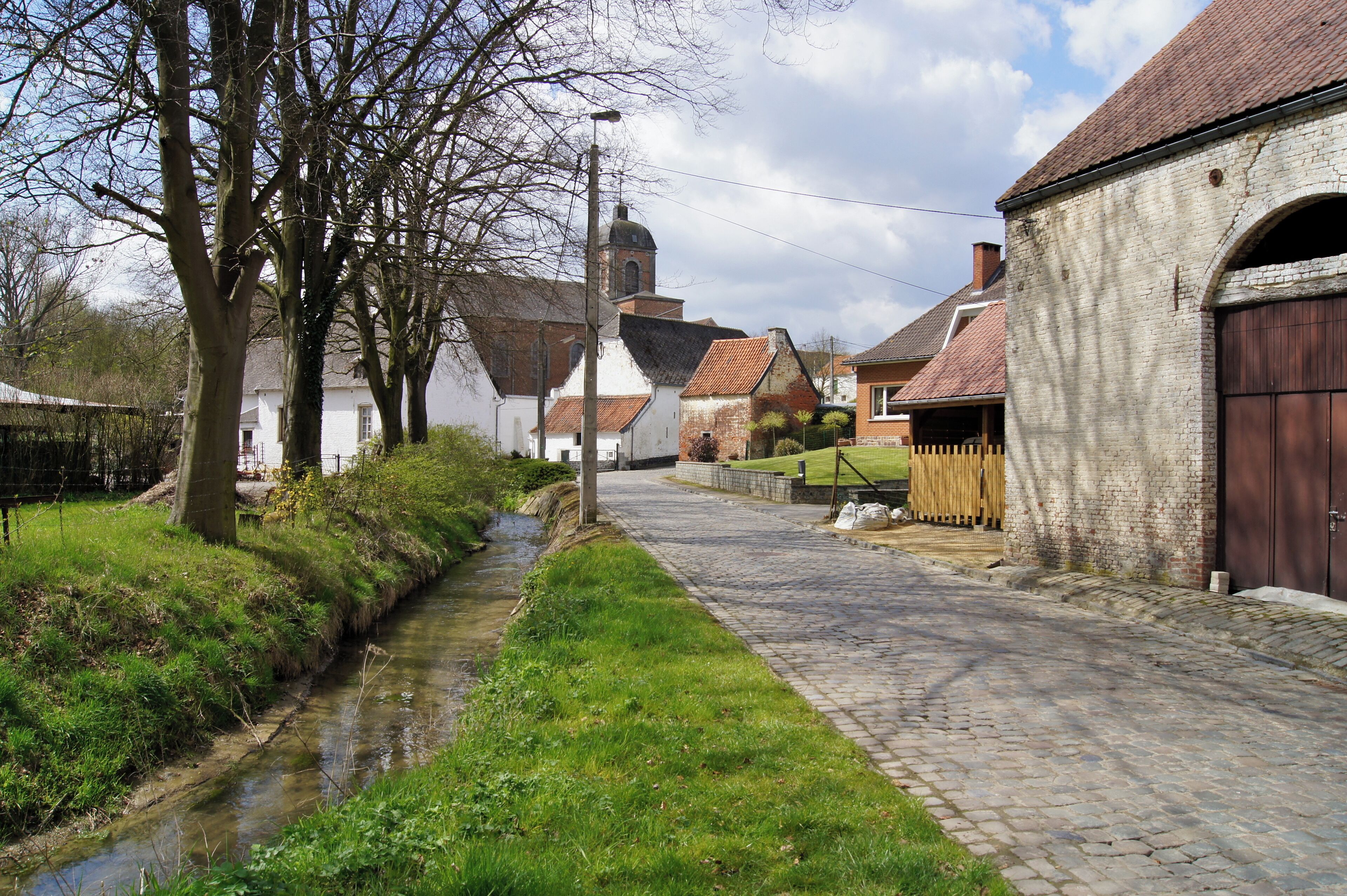 Genappe (Loupoigne), Belgium: Panorama and the river Dijle
