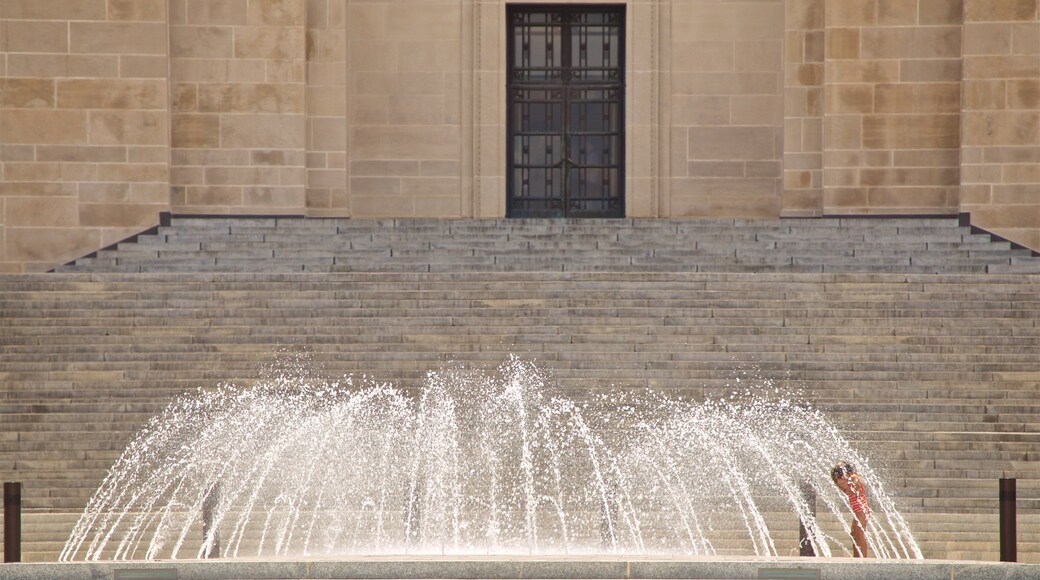 Nebraska State Capitol which includes a fountain