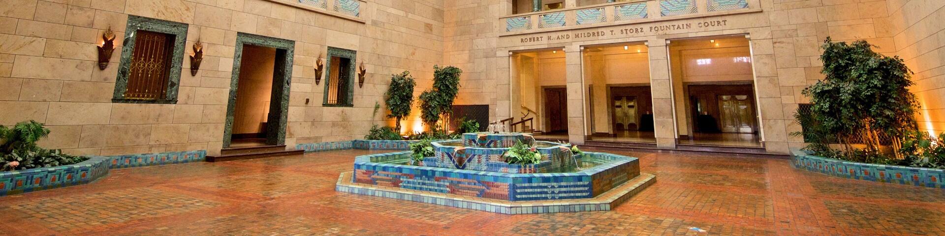 Joslyn Art Museum das einen Geschichtliches und Innenansichten