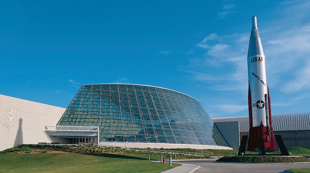 Strategic Air Command and Aerospace Museum which includes modern architecture