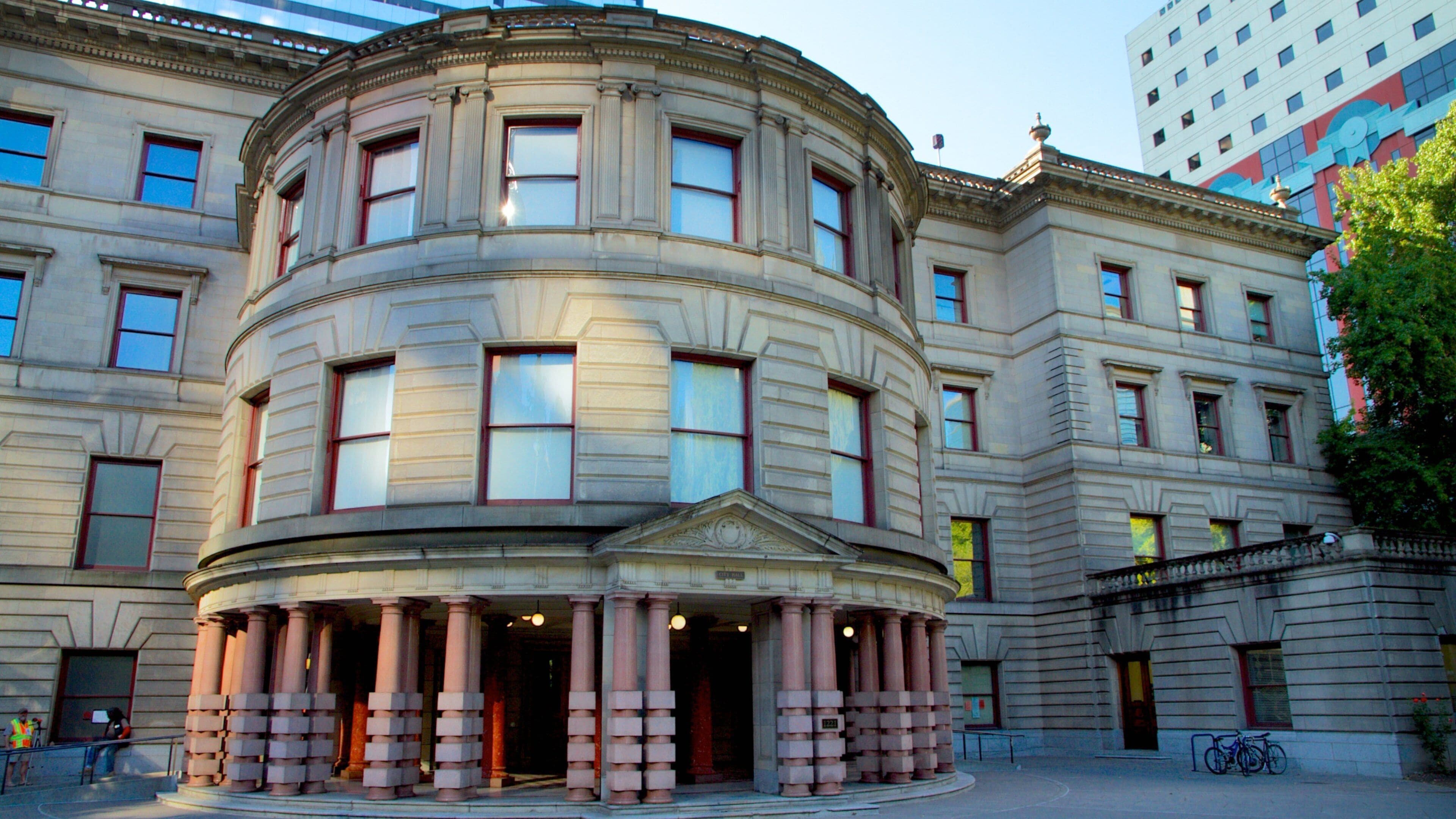 Portland City Hall showing an administrative buidling and heritage architecture