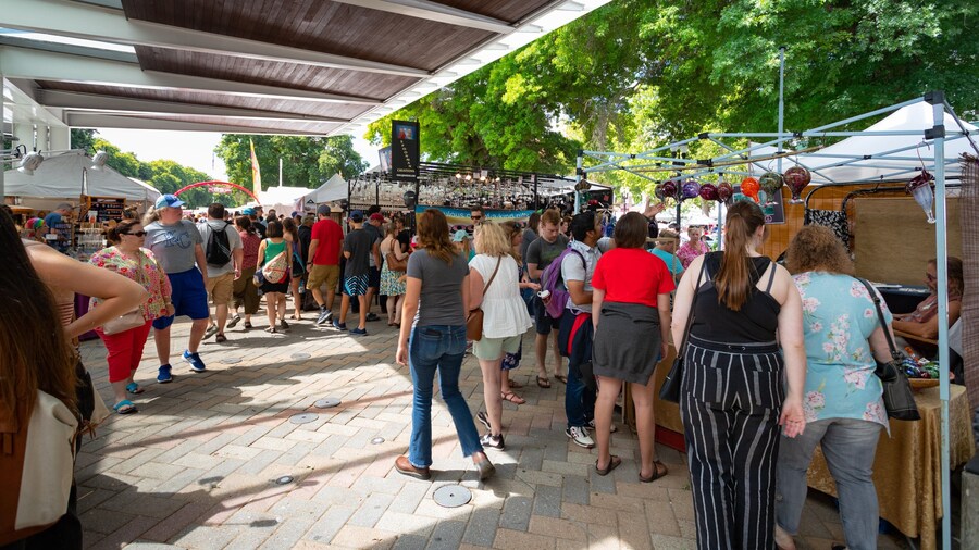 Portland Saturday Market which includes markets as well as a small group of people
