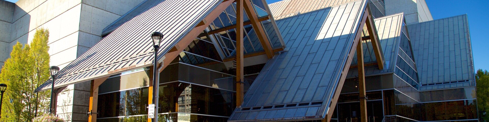 Hult Center for Performing Arts featuring modern architecture
