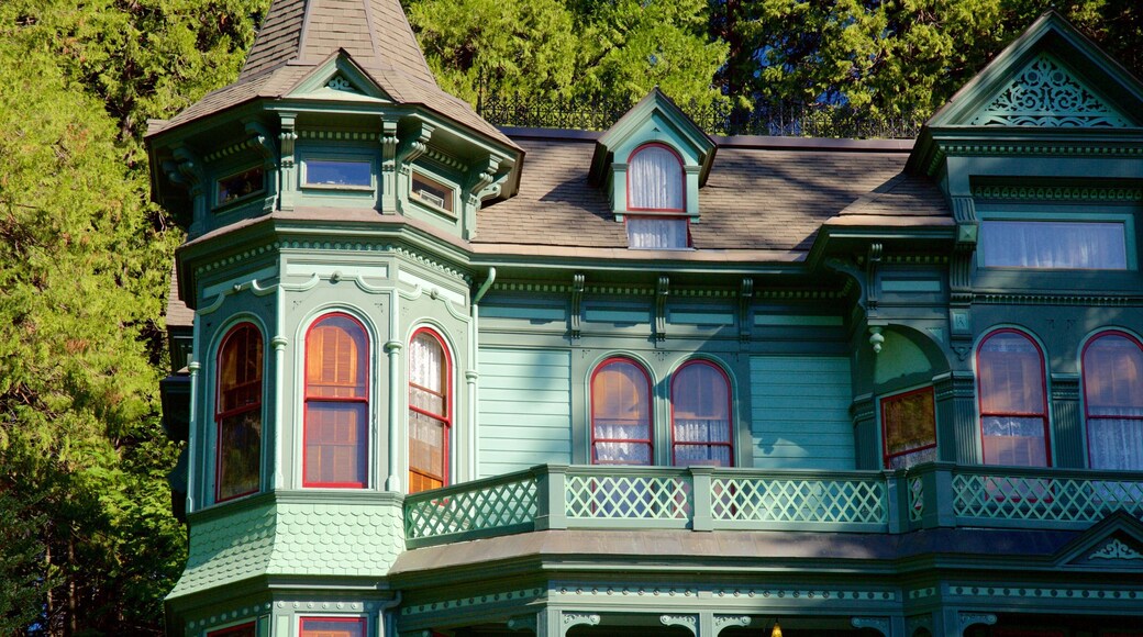 บ้าน Shelton-McMurphey-Johnson เนื้อเรื่องที่ บ้าน