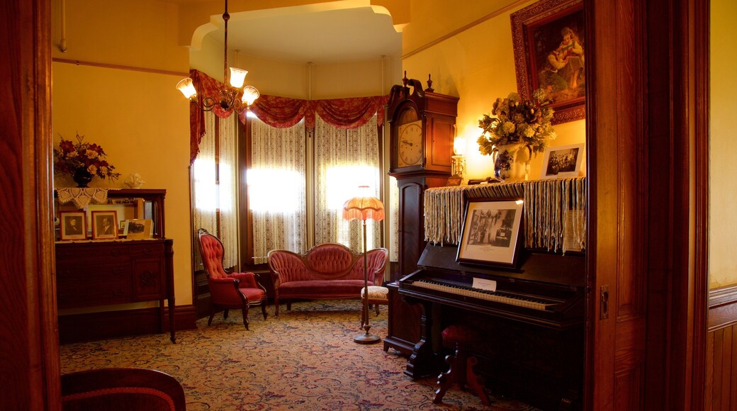 Shelton-McMurphey-Johnson House which includes heritage elements, interior views and a house