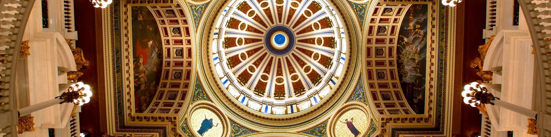 Pennsylvania State Capitol showing an administrative buidling, heritage architecture and interior views