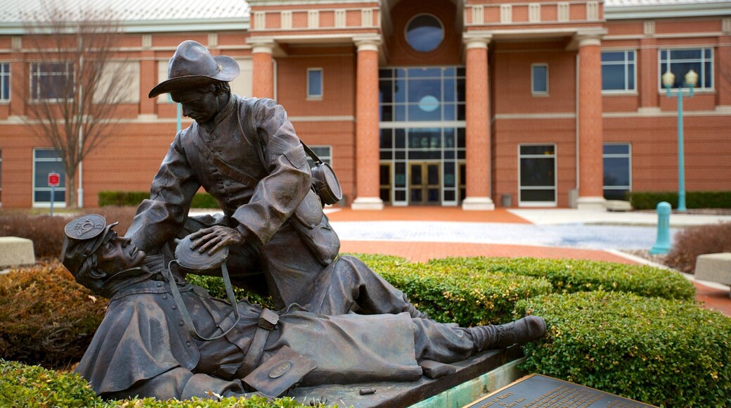 Nationaal Burgeroorlogmuseum bevat een standbeeld of beeldhouwwerk